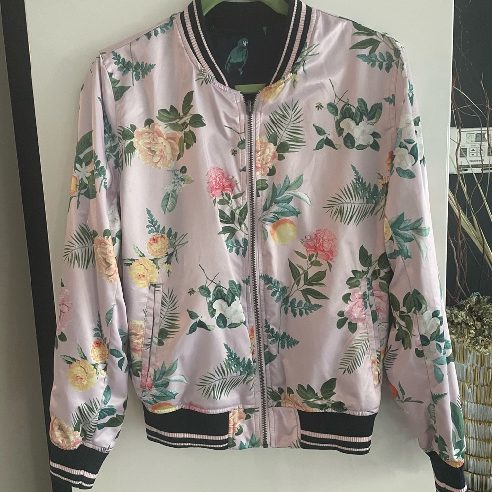 American Eagle Reversible Navy Parrot Bird/Floral Satin Bomber Jacket Small - Picture 8 of 10